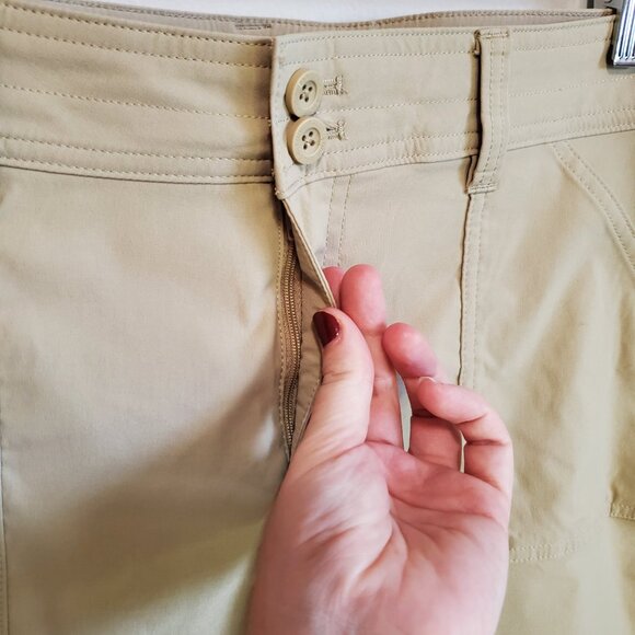 EDDIE BAUER Roll Tab Bermuda Shorts Nylon Blend Hiking Beige Tan Khaki Womens 12 - Picture 3 of 14